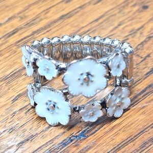 New Floral Flowers Stretch Ring White Silver Tone Enamel Band